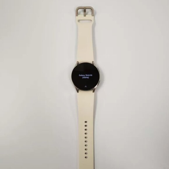 (68624-1) Samsung SM-R935F Smart Watch - Picture 2 of 6